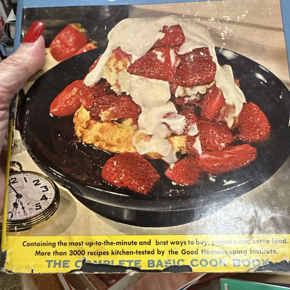 The Good‎ Housekeeping Cook Book by Dorothy B. Marsh